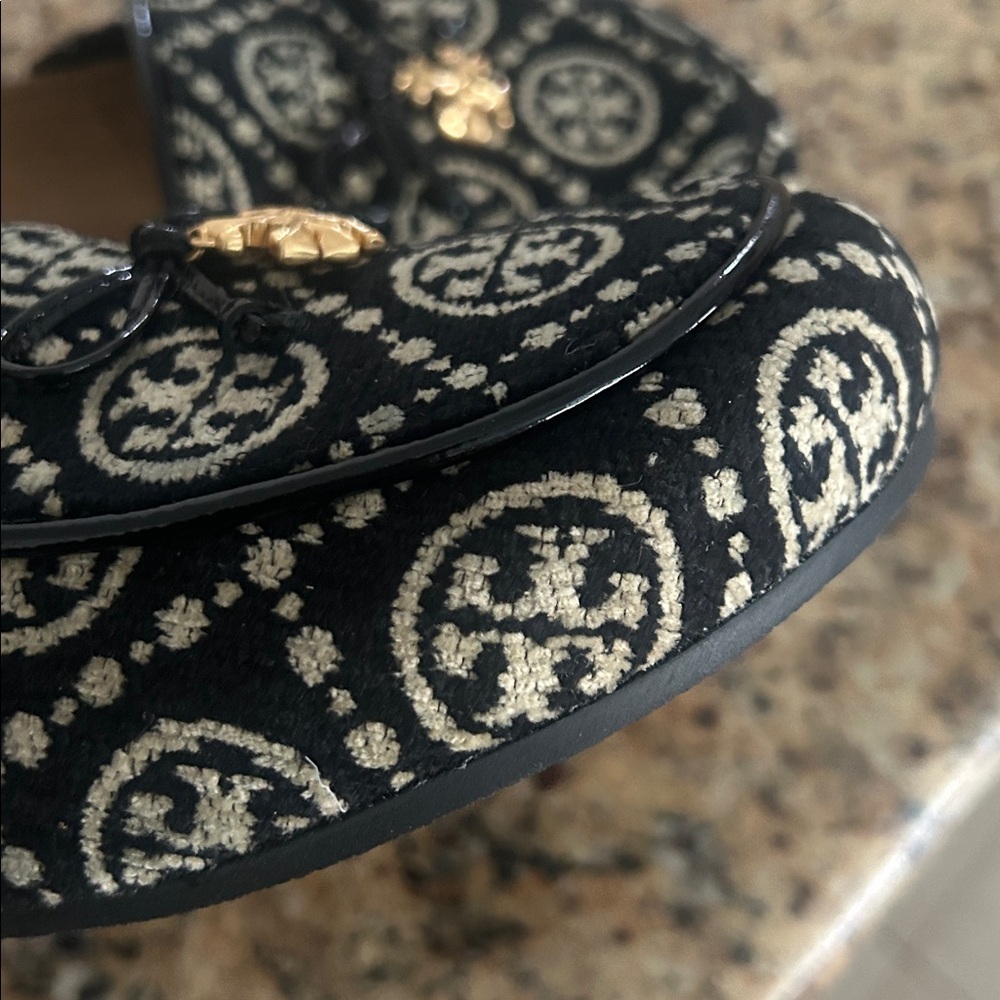 New Tory Burch monogram mules with charm - Picture 6 of 11